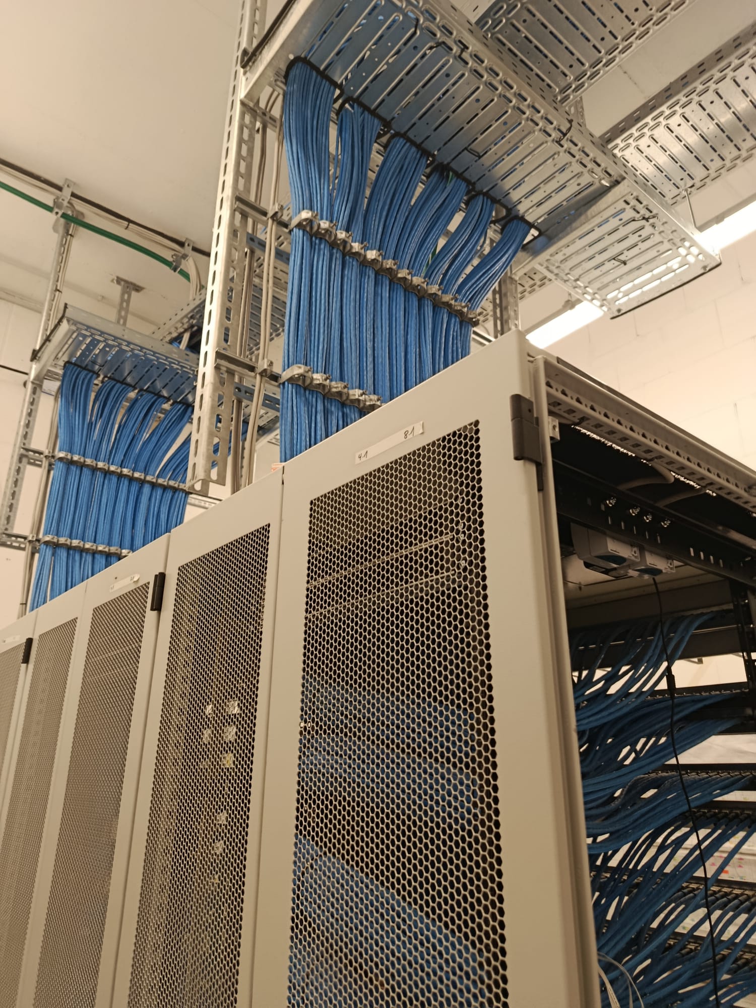 EL-PAL Kabeltrassen Serverraum